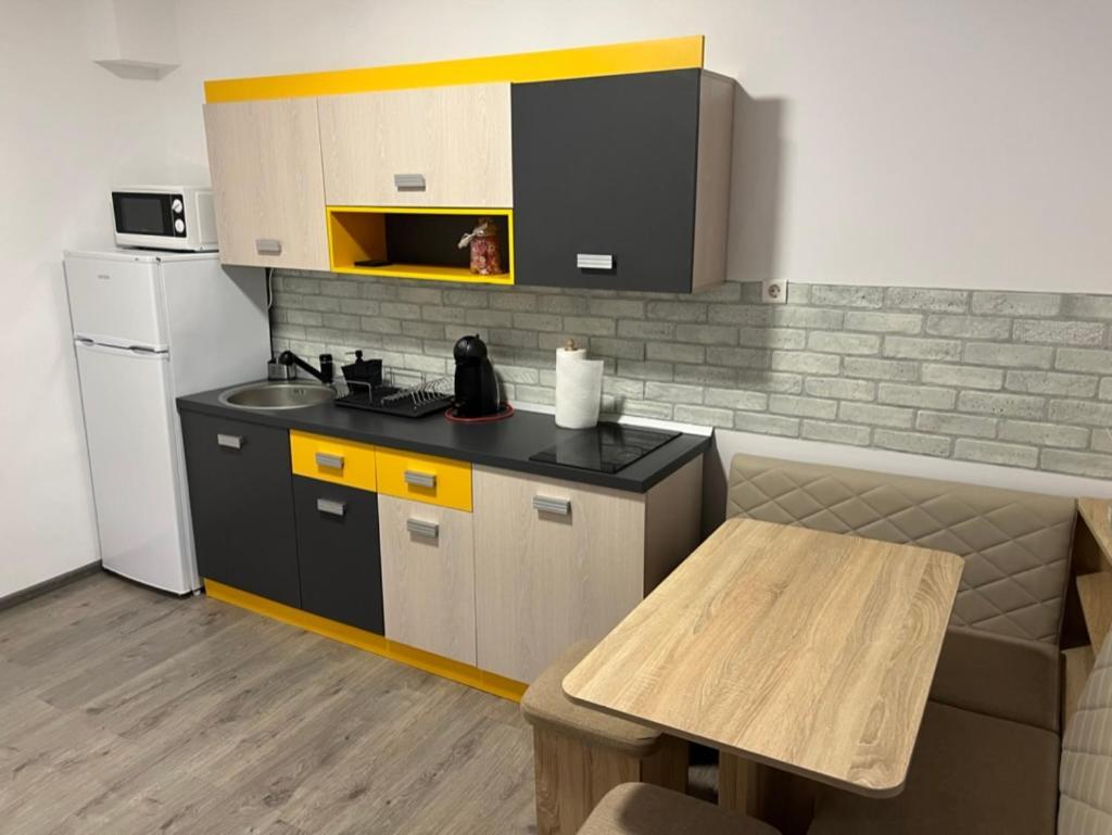 1-Beadroom Apartment With Free Parking Τούρντα Εξωτερικό φωτογραφία